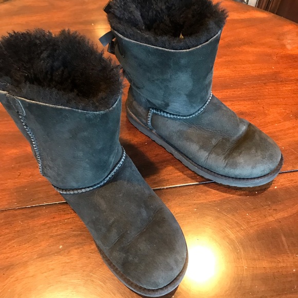 Black UGG bow tie boots - Picture 4 of 5